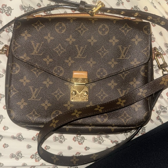 LV Pochette Métis - Picture 3 of 7